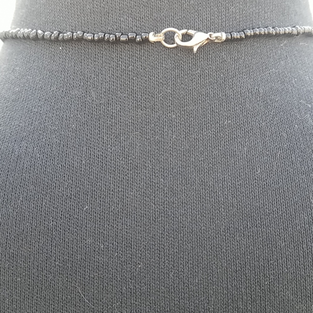 Neakless - Picture 2 of 2